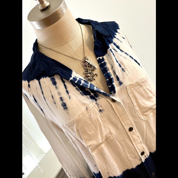 NWT M Rock & Republic Blue White Tie Dye Shirt Top - Picture 5 of 7